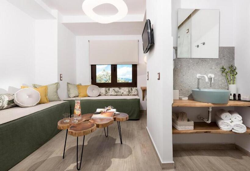 带海景的复工套房, Villa Natassa