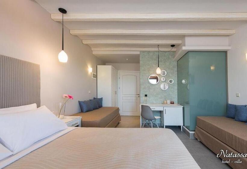 带海景标准四人间, Villa Natassa