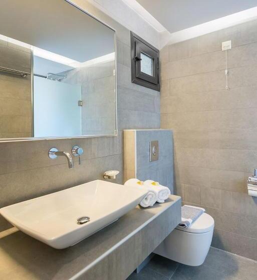 带海景标准四人间, Villa Natassa