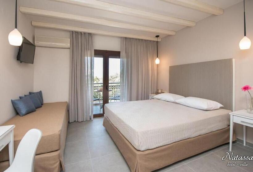带海景标准四人间, Villa Natassa