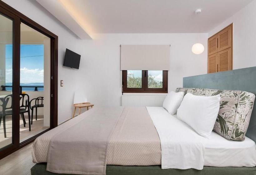 带海景的复工套房, Villa Natassa