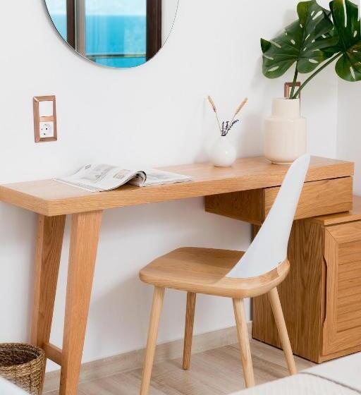 带海景的复工套房, Villa Natassa