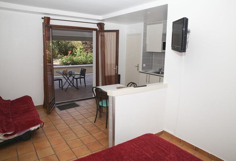 Студия Стандарт, La Ferme Des Barmonts