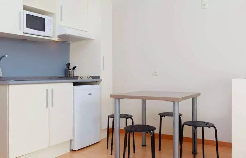 Camera Familiare, Vertice Roomspace