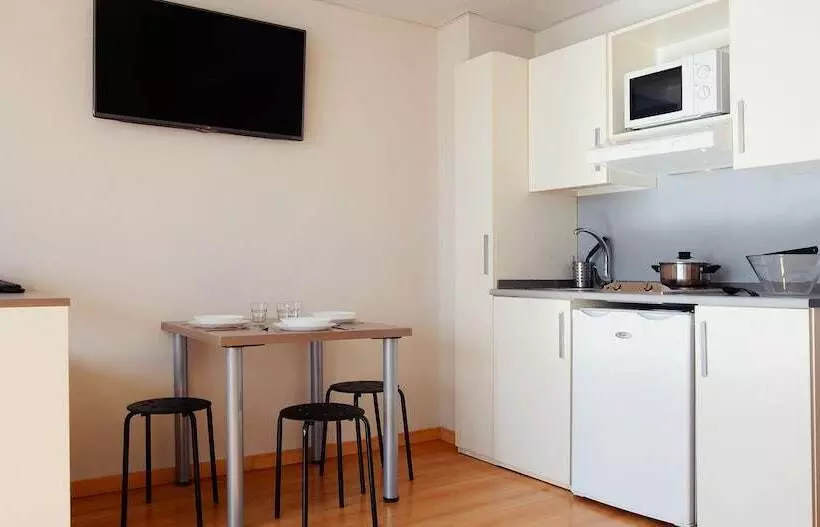 Camera Familiare, Vertice Roomspace