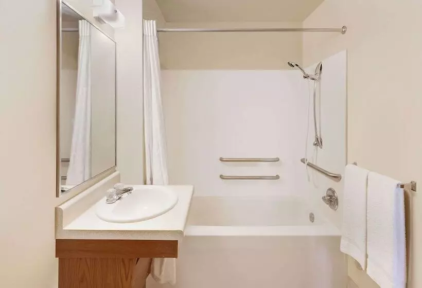 ２ダブルベッドのスタンダードルーム, Woodspring Suites Des Moines Pleasant Hill
