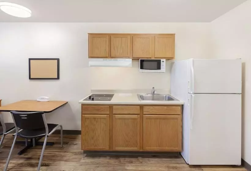 ２ダブルベッドのスタンダードルーム, Woodspring Suites Des Moines Pleasant Hill