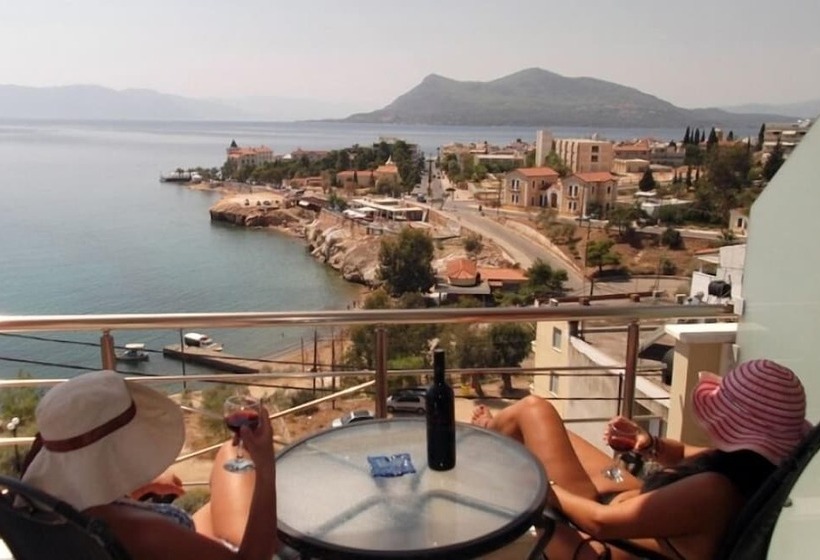 اتاق استاندارد سه نفره, 9 Queens Spa