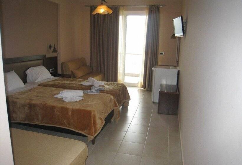 اتاق استاندارد سه نفره, 9 Queens Spa