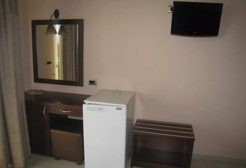 Chambre Triple Standard, 9 Queens Spa