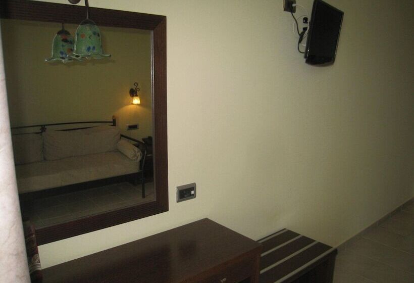 اتاق استاندارد چهار تخته, 9 Queens Spa