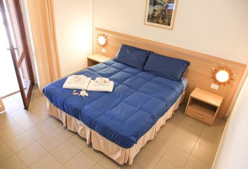 غرفة قياسية, Club Mezzaluna