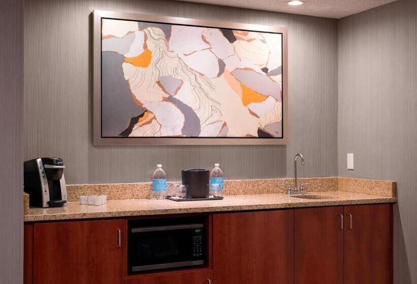 מיטת קינג בסוויטה, Courtyard By Marriott Denver Airport