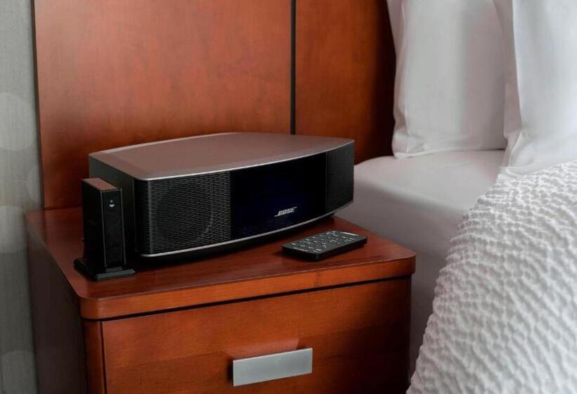 מיטת קינג בסוויטה, Courtyard By Marriott Denver Airport