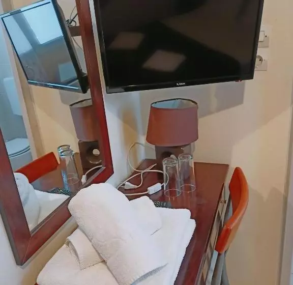 Chambre Economy Individuelle, Efstratios