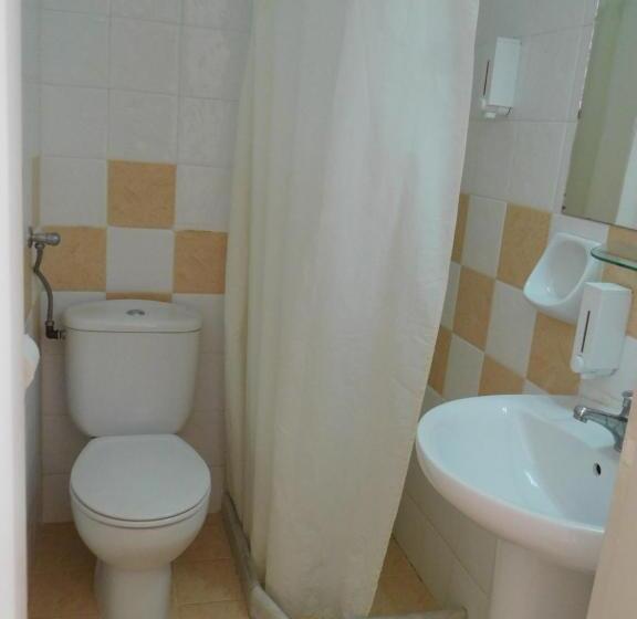 家庭房带园景, Efstratios