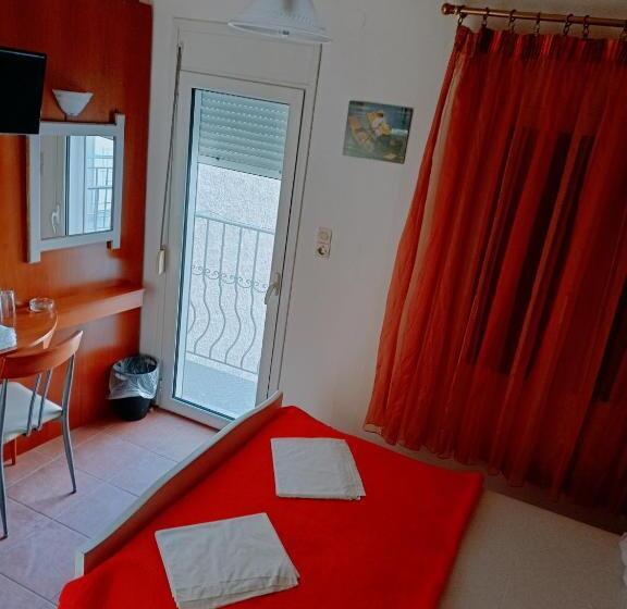 单人经济间, Efstratios