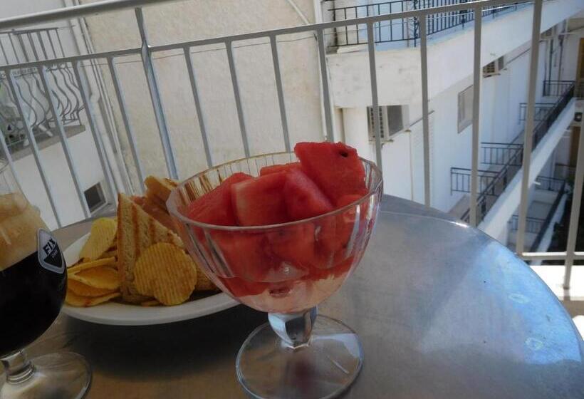 家庭房带园景, Efstratios