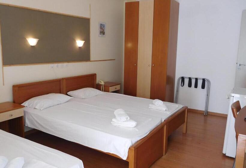 家庭房带园景, Efstratios