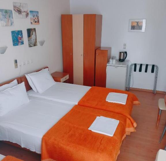 家庭房带园景, Efstratios