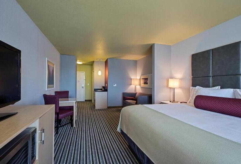 Люкс Кровать Кинг, Holiday Inn Express & Suites Carlisle, An Ihg