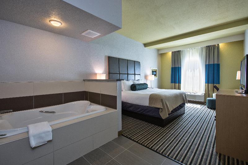 Номер Стандарт Адаптированный для Инвалидов, Holiday Inn Express & Suites Carlisle, An Ihg