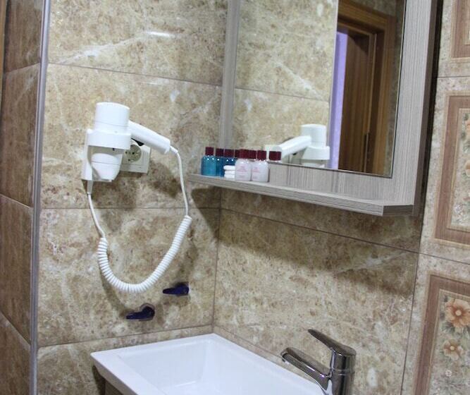 スタンダードシングルルーム, Kaya Madrid