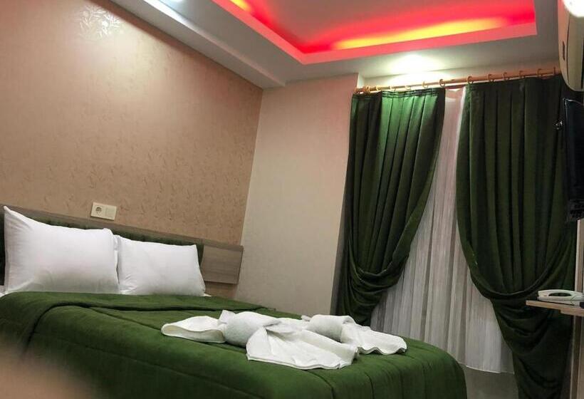 スタンダードシングルルーム, Kaya Madrid