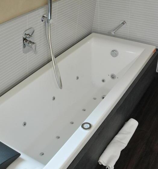 جناح جونيور, Lalla Beauty & Relax