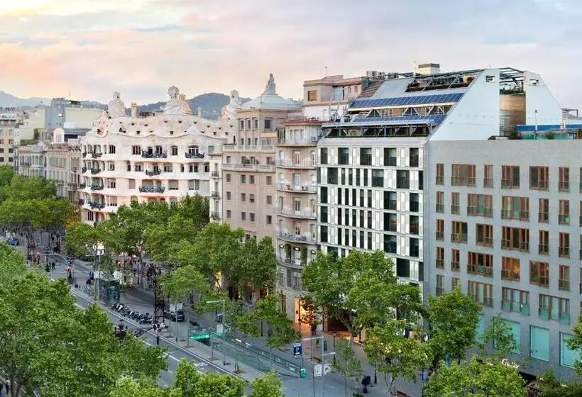 اتاق سوپریور با چشمانداز شهر, Royal Passeig De Gracia