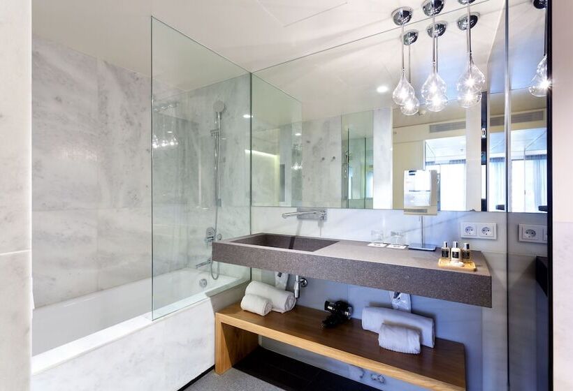 اتاق خانوادگی, Royal Passeig De Gracia