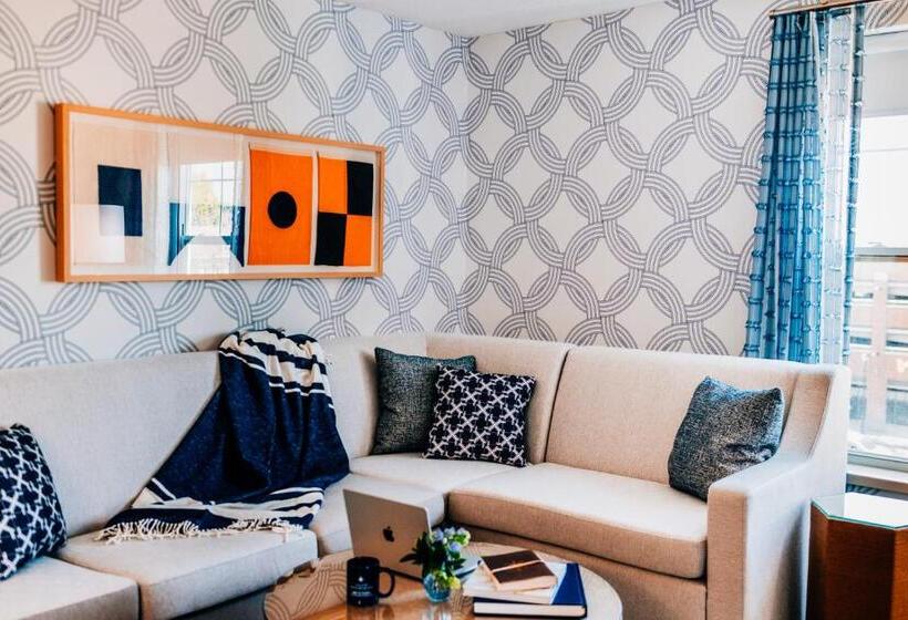 جناح سرير كينج, Salem Waterfront Hotel & Suites