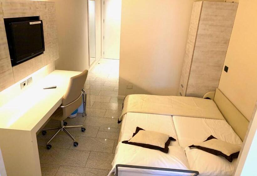 جناح جونيور, San Carlo