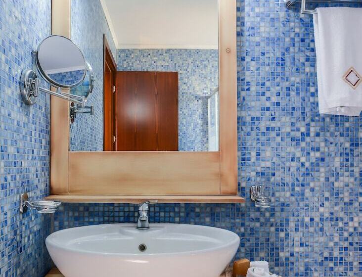 اتاق لوکس, Varos Village Boutique