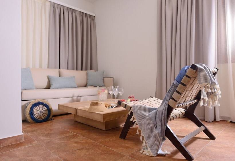 سوییت سوپریور با چشم‌انداز دریا, Varos Village Boutique