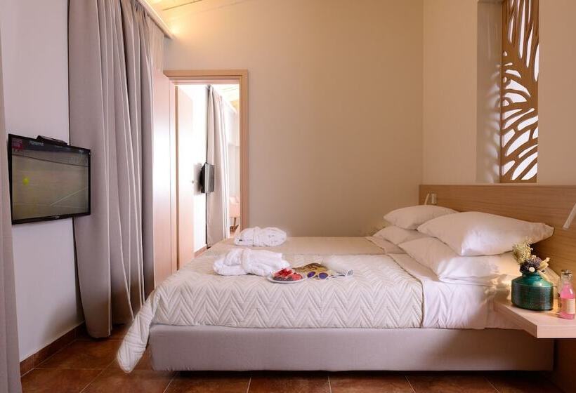 سوییت اجرایی, Varos Village Boutique