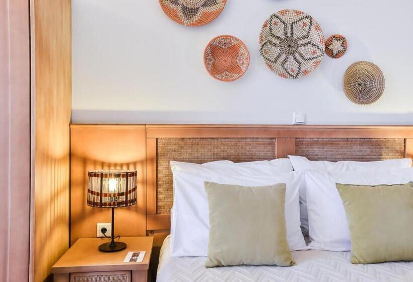 اتاق لوکس, Varos Village Boutique