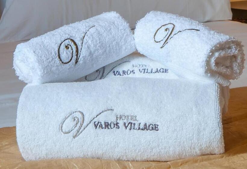 سوییت, Varos Village Boutique