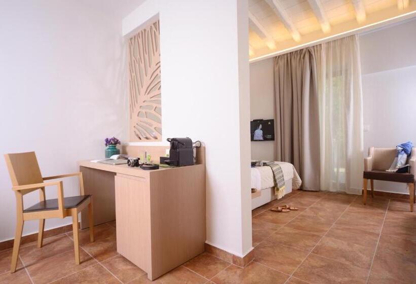 اتاق اجرایی, Varos Village Boutique