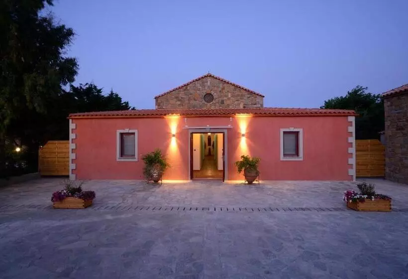 اتاق اجرایی, Varos Village Boutique