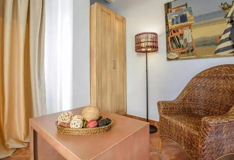 سوییت سوپریور با چشم‌انداز دریا, Varos Village Boutique