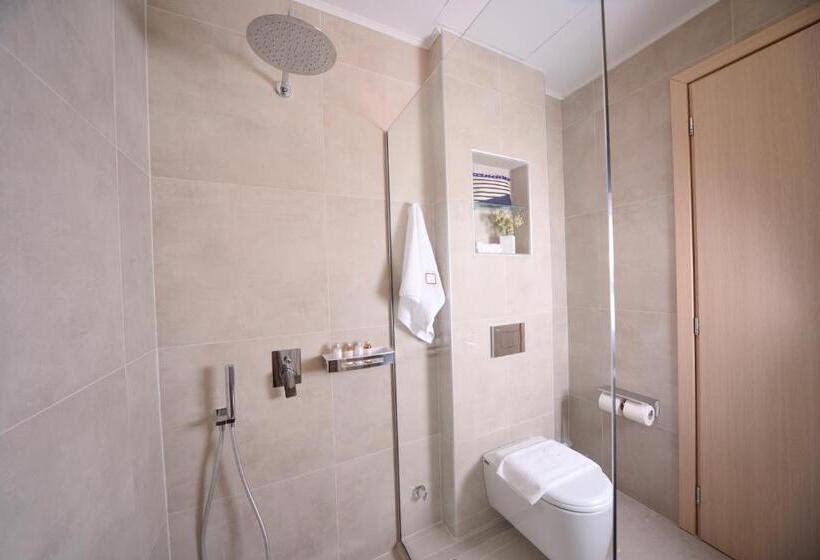 سوییت سوپریور با چشم‌انداز دریا, Varos Village Boutique