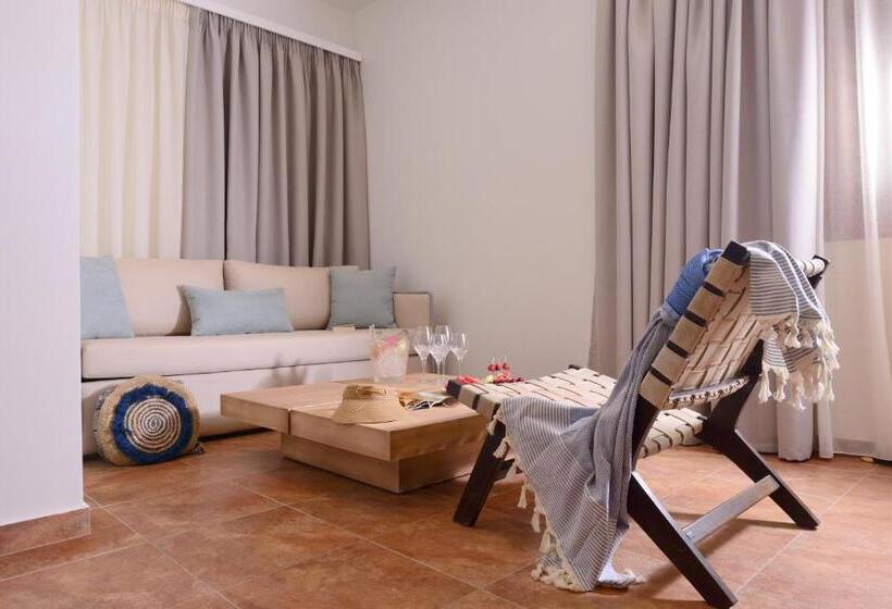 سوییت سوپریور با چشم‌انداز دریا, Varos Village Boutique