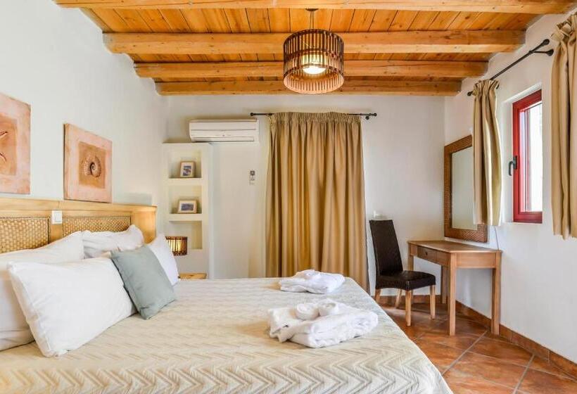 سوییت سوپریور با چشم‌انداز دریا, Varos Village Boutique