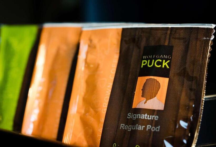 디럭스 스위트 킹 침대, The Wildwood