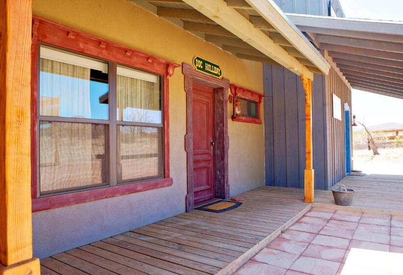 Номер Стандарт, Tombstone Monument Guest Ranch