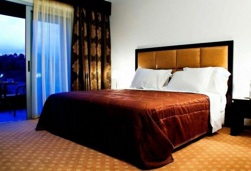 Номер Superior, Tripoli City