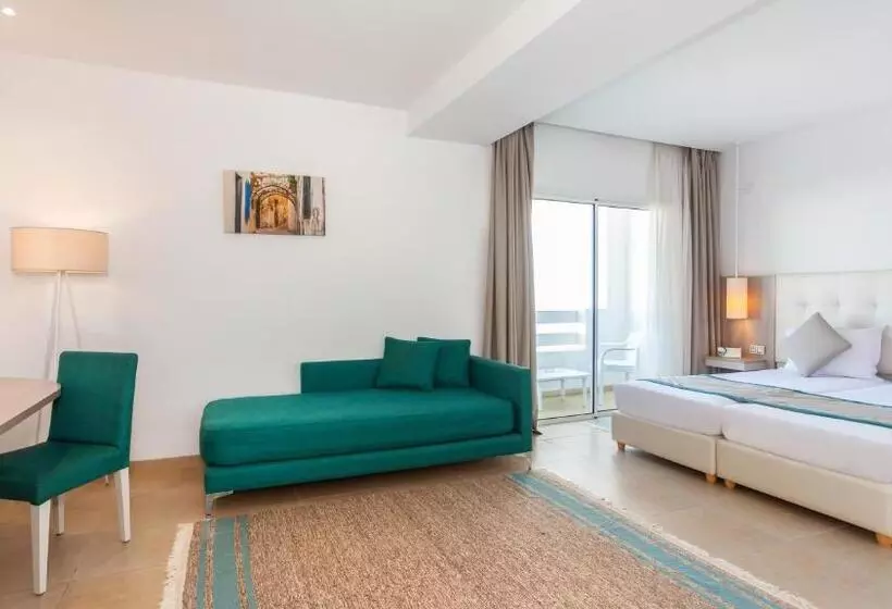 اتاق استاندارد سه نفره, Nour Congress & Resort