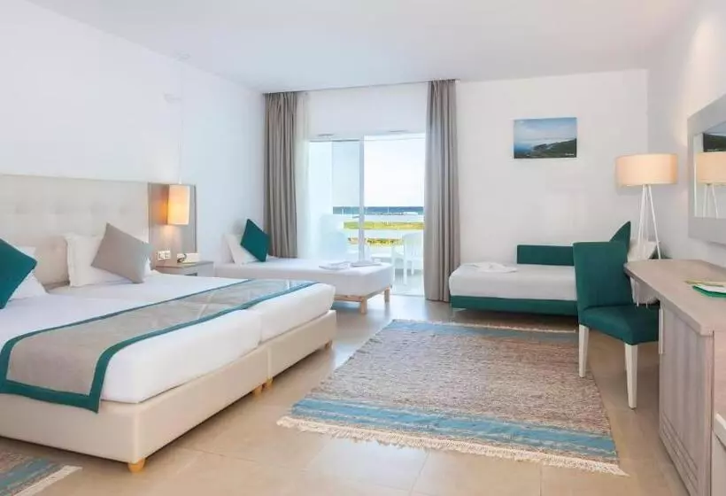 اتاق استاندارد چهار تخته, Nour Congress & Resort