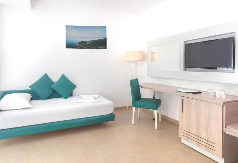 带海景标准四人间, Nour Congress & Resort